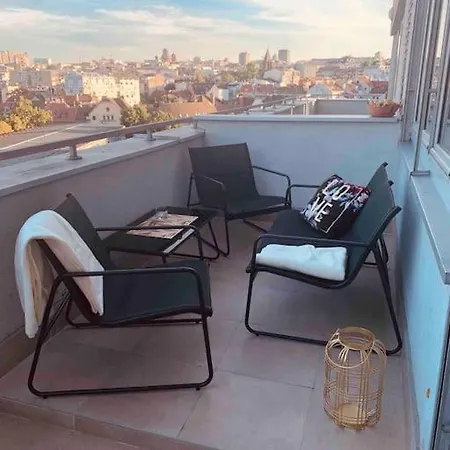 La Maison Panoramique Apartment *